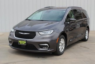 Used 2022 Chrysler Pacifica Touring-L image 1