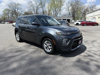 Used 2020 Kia Soul S image 1