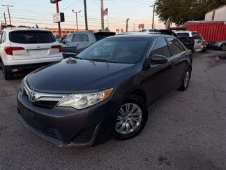 Used 2012 Toyota Camry LE image 1