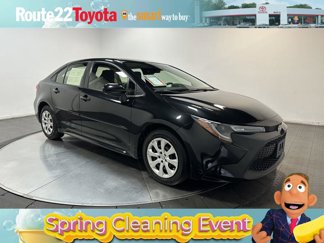 Certified 2022 Toyota Corolla LE image 1