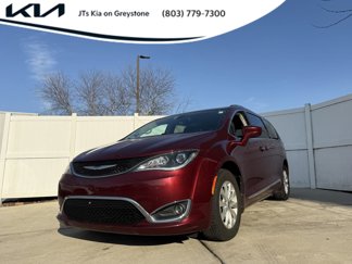 Used 2019 Chrysler Pacifica Touring-L image 1