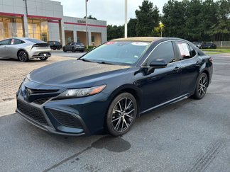Certified 2021 Toyota Camry SE image 1