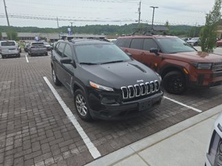 Used 2016 Jeep Cherokee Sport image 1