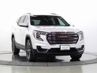 Used 2022 GMC Terrain SLT w/ Tech Package image 1