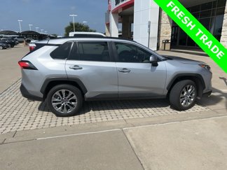 Used 2020 Toyota RAV4 Limited image 1