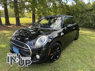 Used 2017 MINI Cooper S image 1
