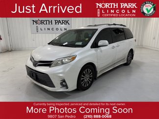 Used 2019 Toyota Sienna L image 1