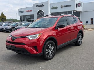 Used 2017 Toyota RAV4 LE image 1