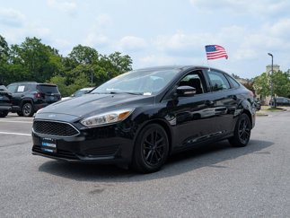 Used 2017 Ford Focus SE image 1