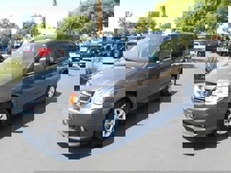 Used 2018 Dodge Grand Caravan SXT image 1