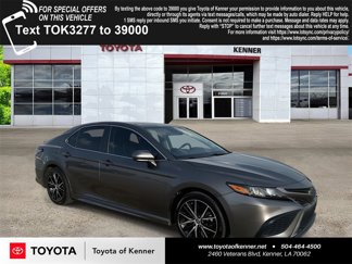Used 2021 Toyota Camry SE image 1