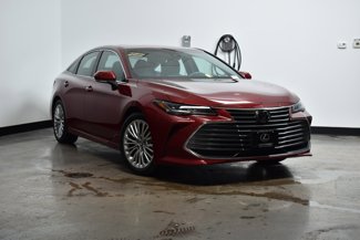 Used 2019 Toyota Avalon Limited image 1