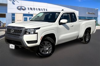 Used 2025 Nissan Frontier SV image 1