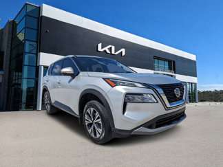 Used 2021 Nissan Rogue SV image 1