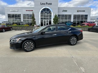 Used 2023 Nissan Altima 2.5 SV image 1
