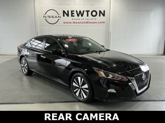 Used 2021 Nissan Altima 2.5 SV image 1