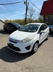 Used 2013 Ford Fiesta SE image 1