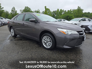 Used 2017 Toyota Camry LE image 1