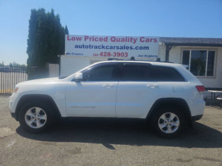 Used 2014 Jeep Grand Cherokee Laredo image 1