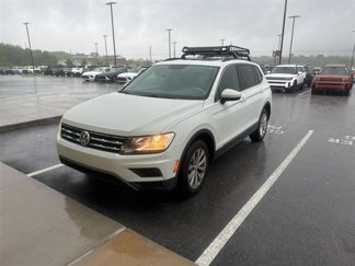 Used 2018 Volkswagen Tiguan SE w/ Panoramic Sunroof Package image 1
