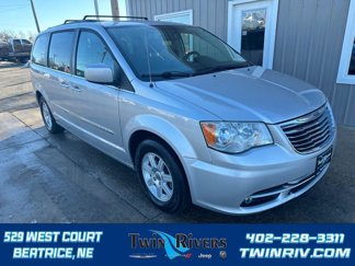 Used 2011 Chrysler Town & Country Touring image 1