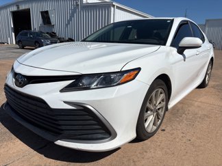 Used 2022 Toyota Camry LE image 1