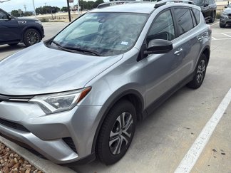 Used 2017 Toyota RAV4 LE image 1