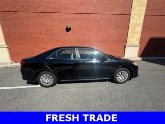Used 2013 Toyota Camry LE image 1