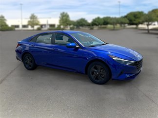 Used 2023 Hyundai Elantra Blue image 1