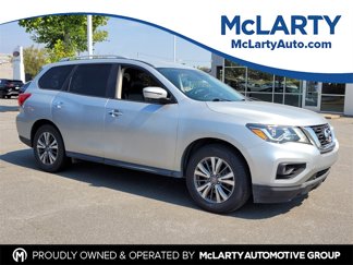 Used 2020 Nissan Pathfinder SL image 1