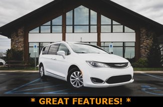 Used 2018 Chrysler Pacifica Touring-L image 1