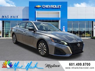 Used 2024 Nissan Altima 2.5 SV image 1