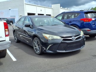 Used 2016 Toyota Camry SE image 1