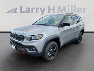 Used 2023 Jeep Compass Trailhawk w/ Trailhawk Convenience Group image 1