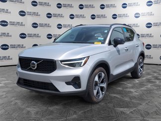 Used 2023 Volvo XC40 B5 Plus w/ Protection Package Premier image 1