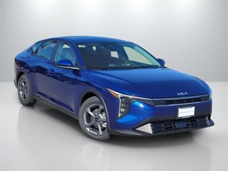 New 2025 Kia K4 LXS image 1
