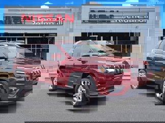 Used 2019 Jeep Cherokee Latitude w/ Popular Appearance Group image 1