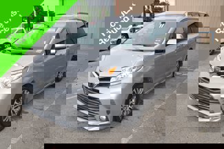 Used 2018 Toyota Sienna XLE image 1