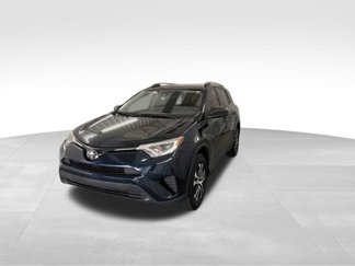 Used 2018 Toyota RAV4 LE image 1
