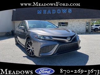 Used 2024 Toyota Camry SE image 1
