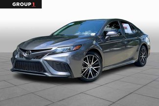 Used 2021 Toyota Camry SE image 1