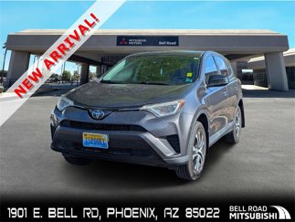 Used 2018 Toyota RAV4 LE image 1