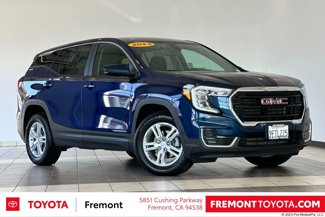 Used 2023 GMC Terrain SLE image 1