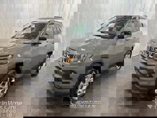 Used 2023 Jeep Compass Latitude image 1