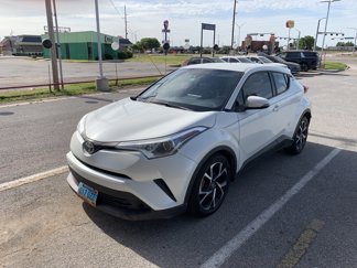Used 2018 Toyota C-HR XLE image 1