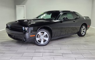 Used 2018 Dodge Challenger SXT image 1
