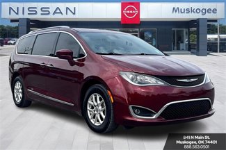 Used 2020 Chrysler Pacifica Touring-L image 1