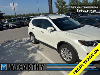Used 2018 Nissan Rogue SV image 1