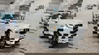Used 2018 Volvo XC60 T6 Momentum w/ Convenience Package image 1