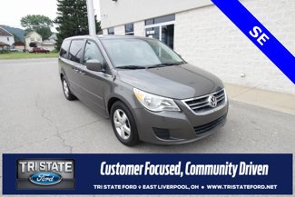 Used 2010 Volkswagen Routan SE image 1